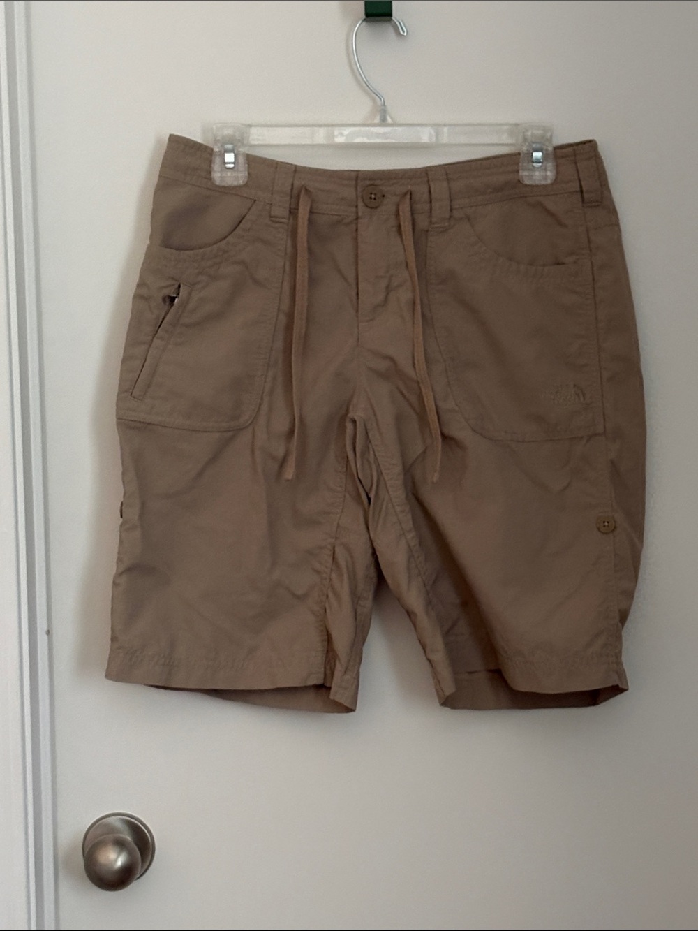 The North Face Women's Cargo Drawstring Shorts - Tan